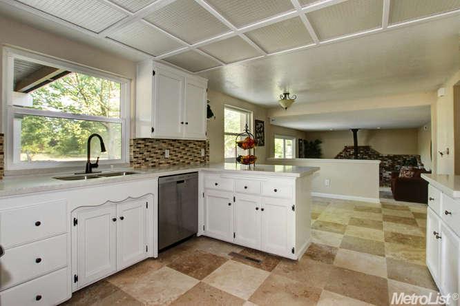 8475 Berry Rd, Wilton, CA 95693 photo 3