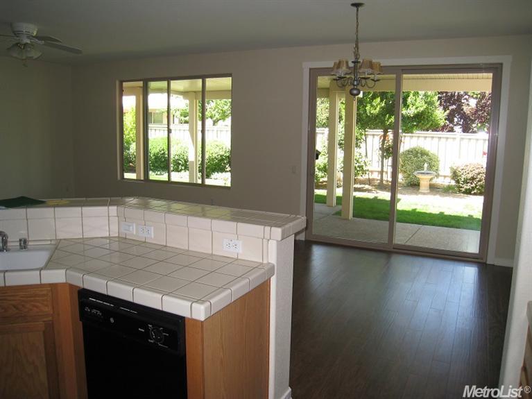 680 Rustic Ranch Ln, Lincoln, CA 95648 photo 2