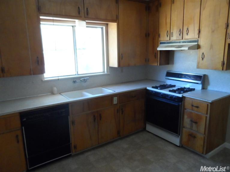 1612 Mitchell Ave, Escalon, CA 95320 photo 8