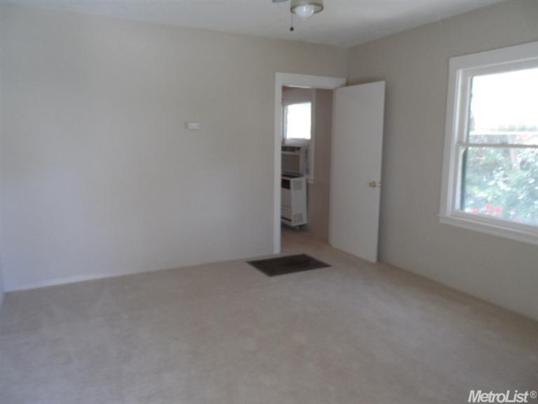 1612 Mitchell Ave, Escalon, CA 95320 photo 2