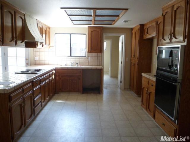1017 E Milgeo Ave, Ripon, CA 95366 photo 3