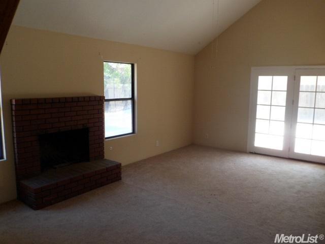 1017 E Milgeo Ave, Ripon, CA 95366 photo 8