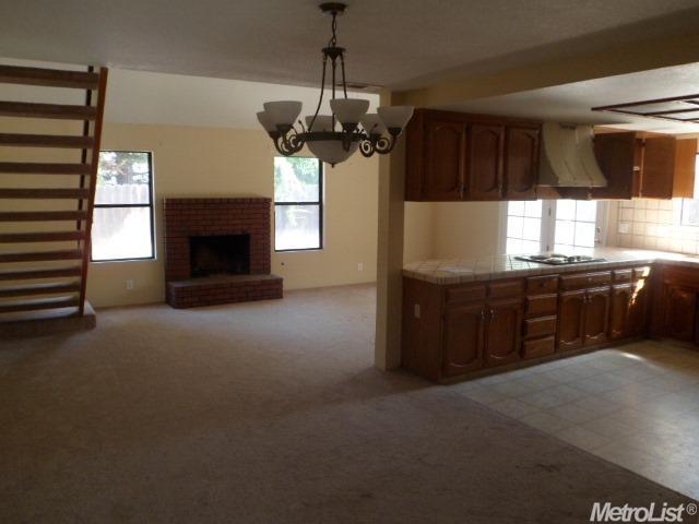 1017 E Milgeo Ave, Ripon, CA 95366 photo 6