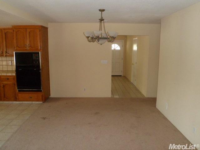 1017 E Milgeo Ave, Ripon, CA 95366 photo 4