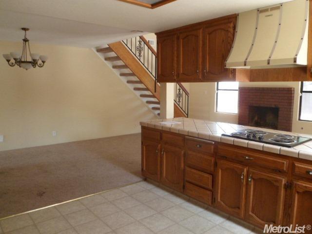1017 E Milgeo Ave, Ripon, CA 95366 photo 5