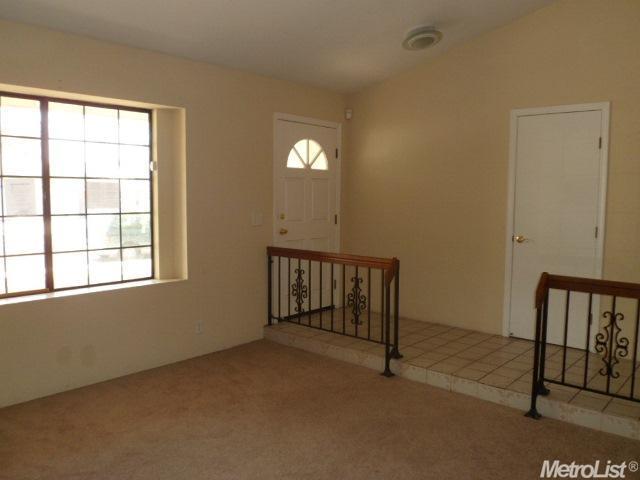 1017 E Milgeo Ave, Ripon, CA 95366 photo 9