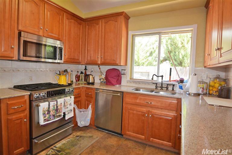 8412 Falcon View Dr, Antelope, CA 95843 photo 4