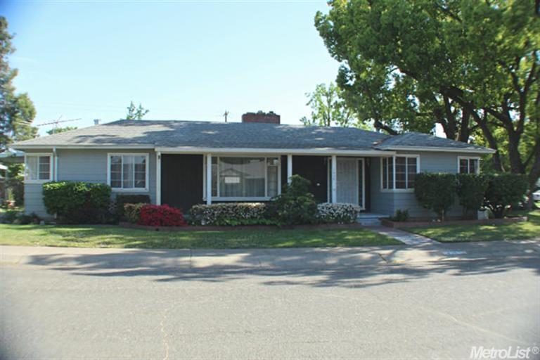 1430 Ayers Ave, Lodi, CA 95242 photo 2