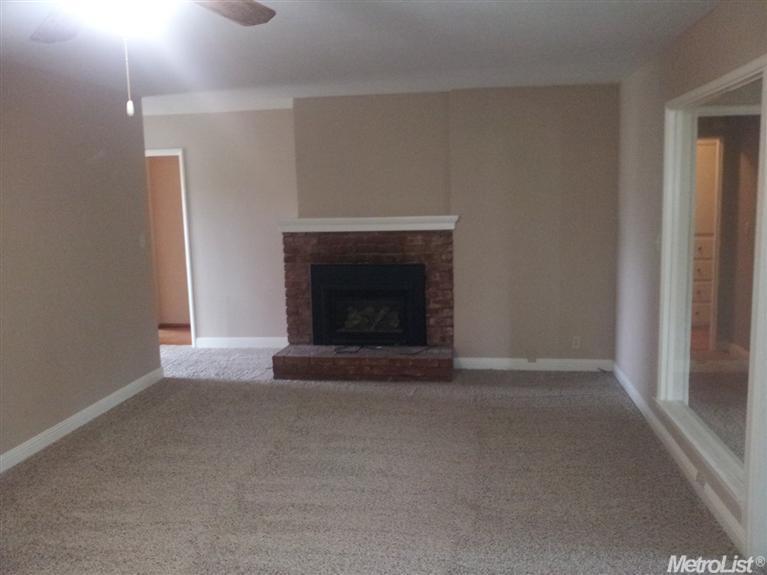 1222 College Ct, Modesto, CA 95350 photo 2