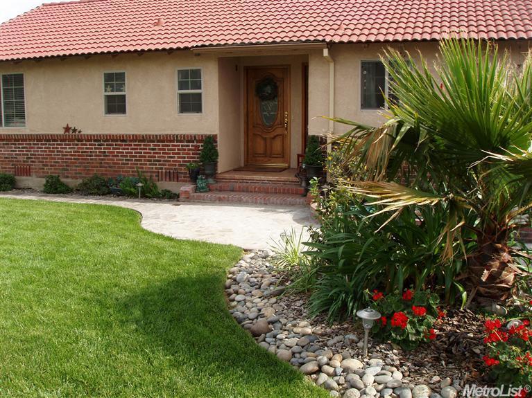 6860 E Woodward, Manteca, CA 95337 photo 2