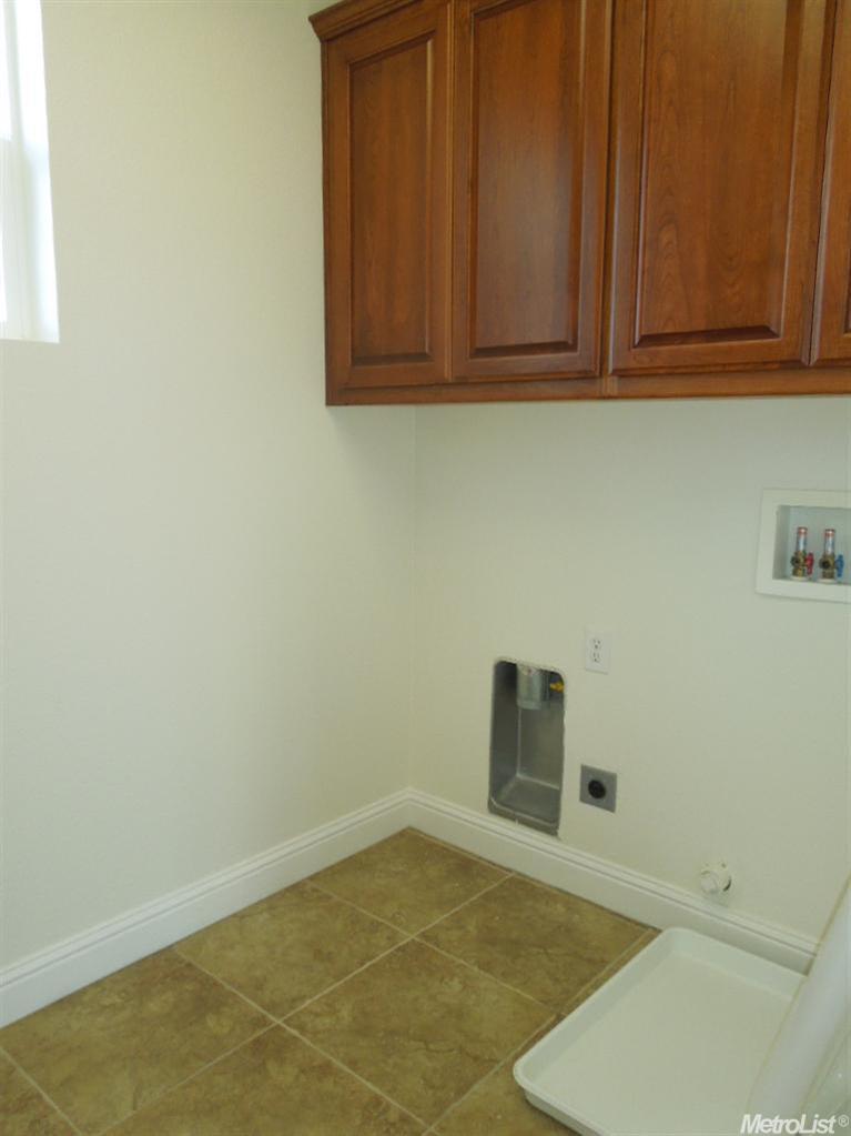 480 Millpond Ave, Lathrop, CA 95330 photo 18