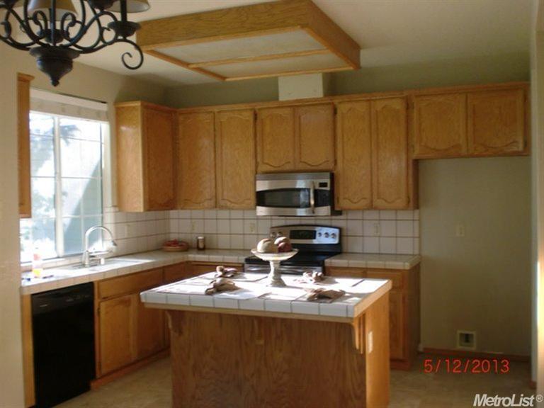 512 Van Dyken, Ripon, CA 95366 photo 2