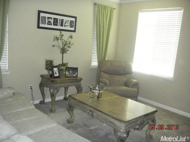 2028 Thomas Taylor Dr, Hughson, CA 95326 photo 4
