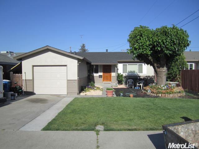 472 Ore St, Manteca, CA 95336 photo 1