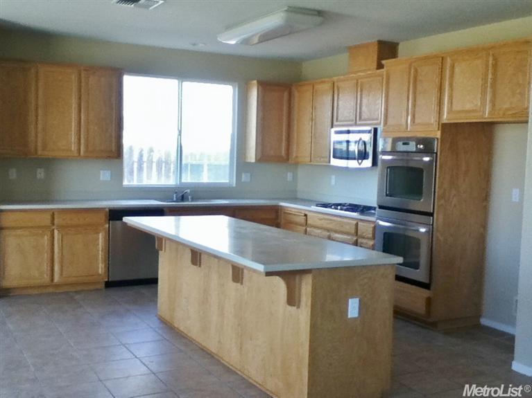 665 Vasconcellos, Manteca, CA 95336 photo 4