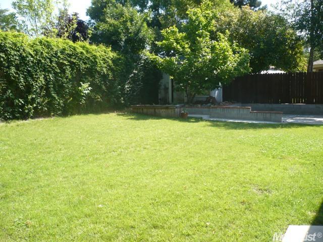 6045 Helva Ln, Carmichael, CA 95608 photo 17