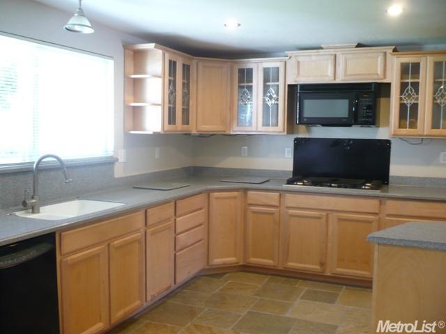 6045 Helva Ln, Carmichael, CA 95608 photo 2