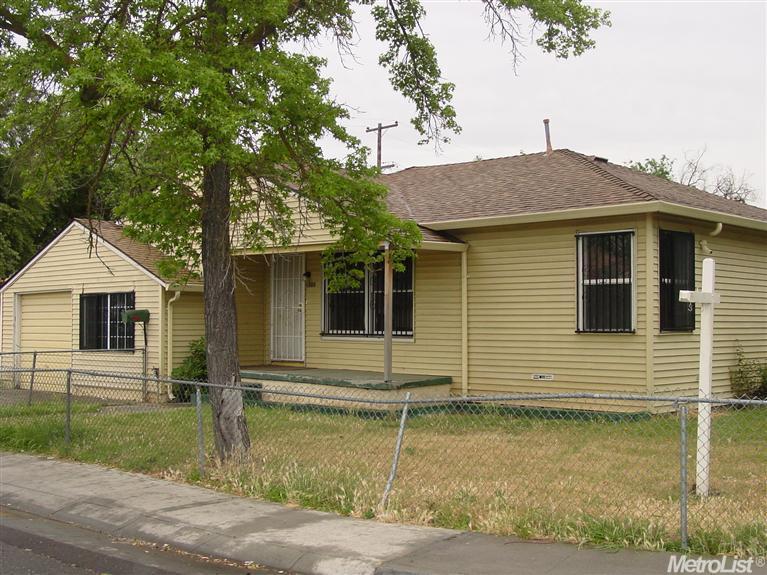 1688 E Sixth, Stockton, CA 95206 photo 1