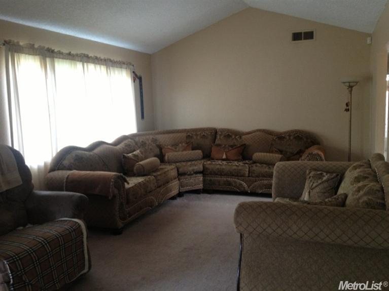 304 Capistrano Dr, Modesto, CA 95354 photo 2