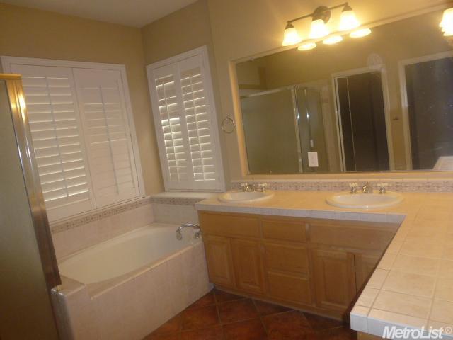 398 Westbury Ln, Turlock, CA 95382 photo 10