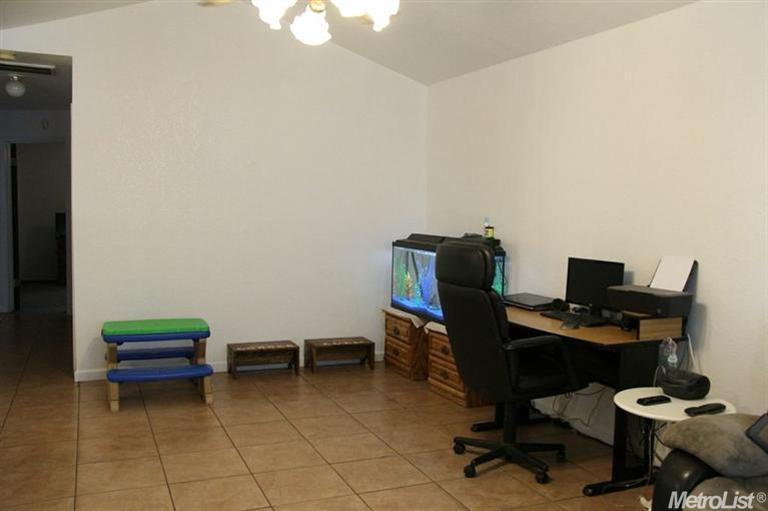 304 Algen Ave, Modesto, CA 95358 photo 5