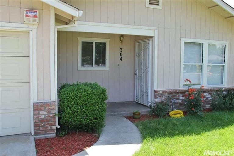 304 Algen Ave, Modesto, CA 95358 photo 2