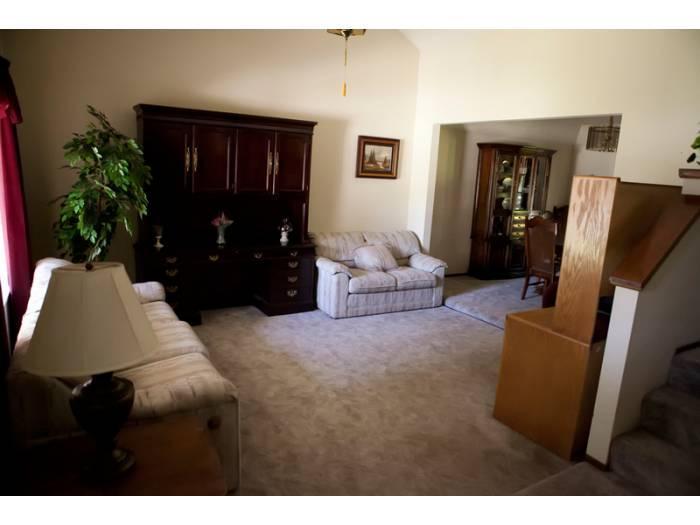 941 Nancy Dr, Ripon, CA 95366 photo 2