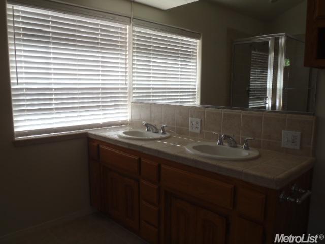522 Nightingale Ct, Merced, CA 95340 photo 11