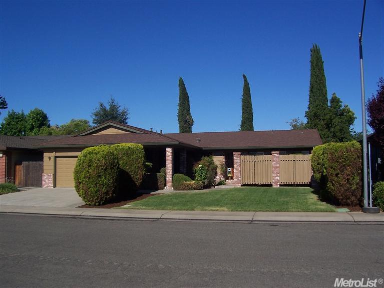 859 Westwind Dr, Lodi, CA 95242 photo 1