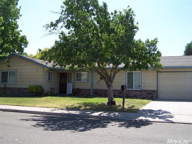 3005 Duquesne, Turlock, CA 95382 photo 2