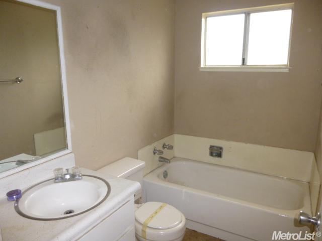 2536 Stoneridge Dr, Modesto, CA 95355 photo 14