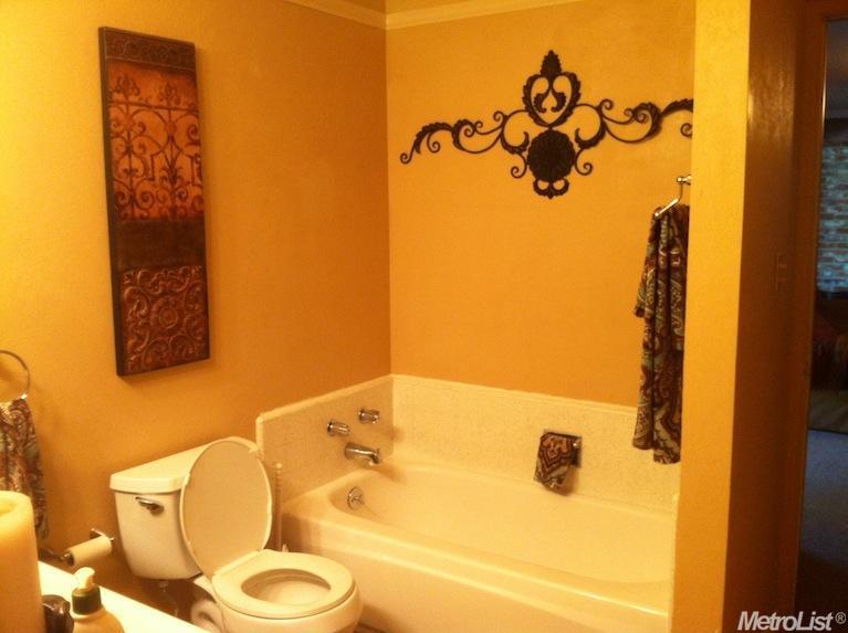 944 E Alameda St, Manteca, CA 95336 photo 9