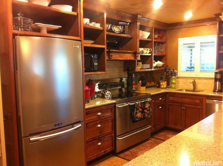 944 E Alameda St, Manteca, CA 95336 photo 4