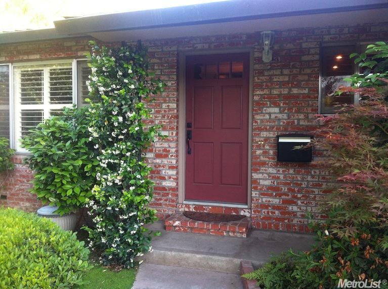 944 E Alameda St, Manteca, CA 95336 photo 3