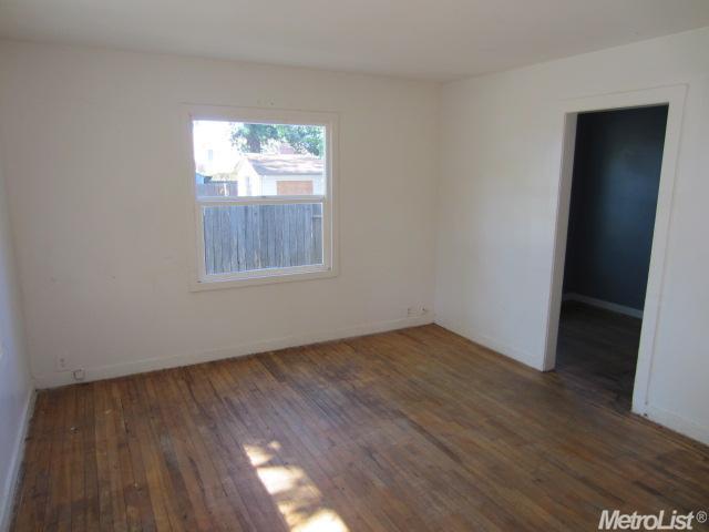 6231 Ring Dr, Sacramento, CA 95824 photo 9
