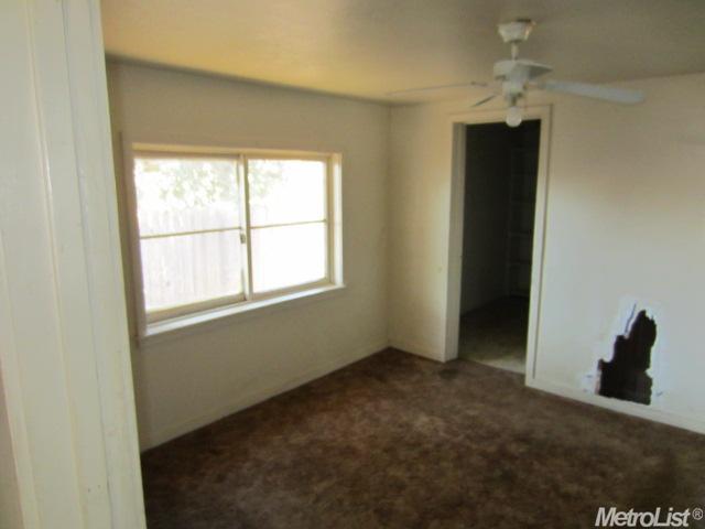6231 Ring Dr, Sacramento, CA 95824 photo 5