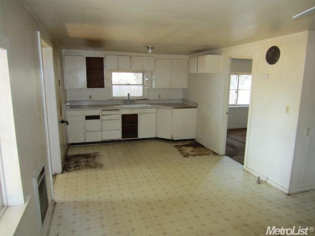 6231 Ring Dr, Sacramento, CA 95824 photo 4