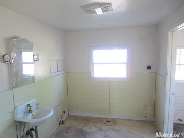 6231 Ring Dr, Sacramento, CA 95824 photo 6