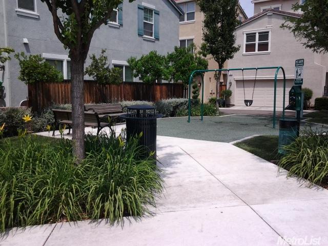 2267 Cedrus Dr, Tracy, CA 95376 photo 2