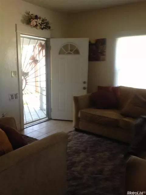 217 Maze Blvd, Modesto, CA 95351 photo 3