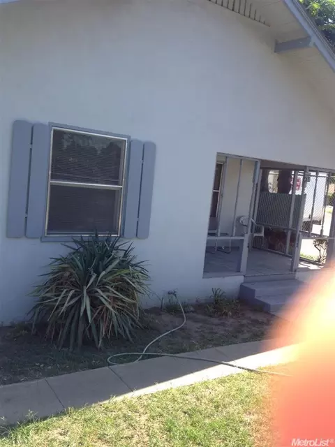 217 Maze Blvd, Modesto, CA 95351 photo 1