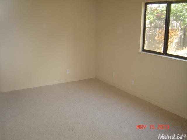 667 Adare, Galt, CA 95632 photo 9
