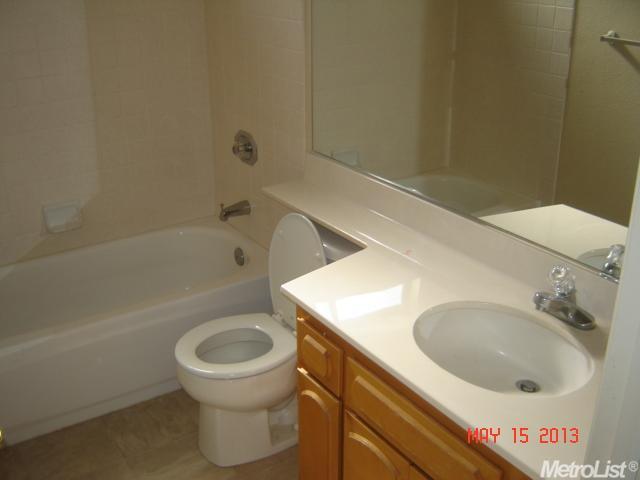 667 Adare, Galt, CA 95632 photo 8