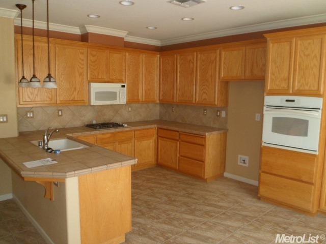 169 W Shasta Ave, Ripon, CA 95366 photo 4
