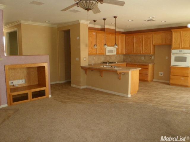 169 W Shasta Ave, Ripon, CA 95366 photo 3