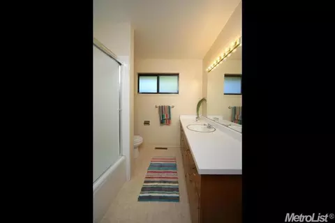 751 Elmwood Dr, Davis, CA 95616 photo 9