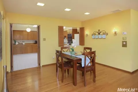 751 Elmwood Dr, Davis, CA 95616 photo 4