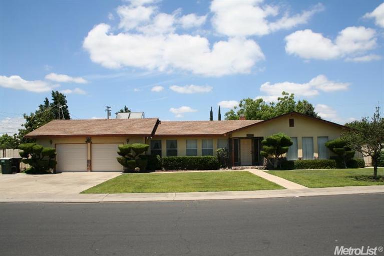 1409 Hillview Dr, Modesto, CA 95351 photo 1