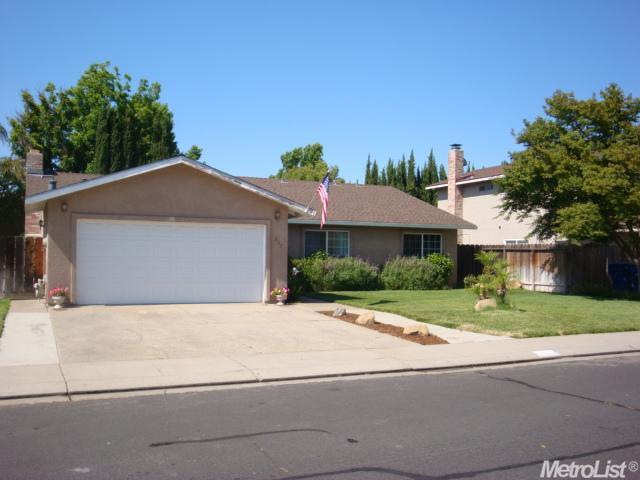 637 Swallow Dr, Manteca, CA 95336 photo 1
