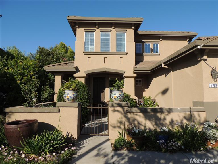 2208 Caravaggio Dr, Davis, CA 95618 photo 2